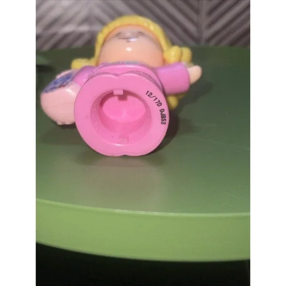 Fisher Price Little People airplane passenger girl pink flowers backpack EMMA - Picture 5 of 6